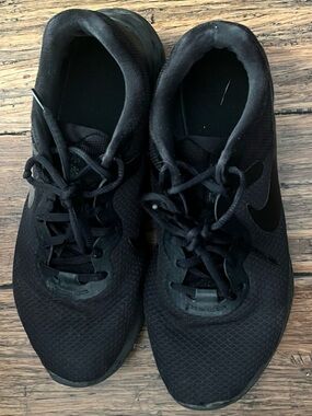 Nike Women’s Revolution 6 Next Nature Triple Black – Size 9.5